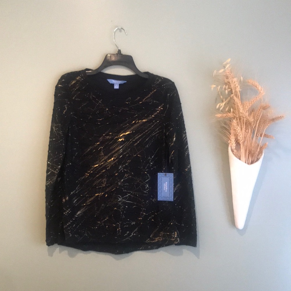 Simply Vera Vera Wang Black/Gold Long Sleeve Top. Slight High/Low. Sz SM. NWT.
